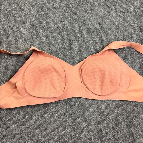 KNIX Women’s Peach Colored V-Neck Removable Pads Wireless Bra size: 4 - Picture 3 of 9